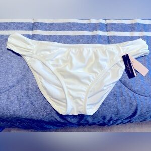Victoria’s Secret bikini bottoms. Size XL, NWT